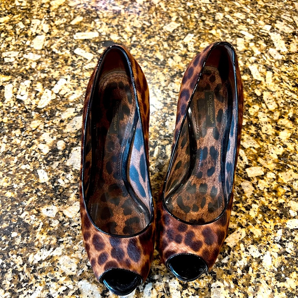 Dolce & Gabbana Brown Leopard Print Calf Hair Peep Toe Platform Pumps Size 39.5